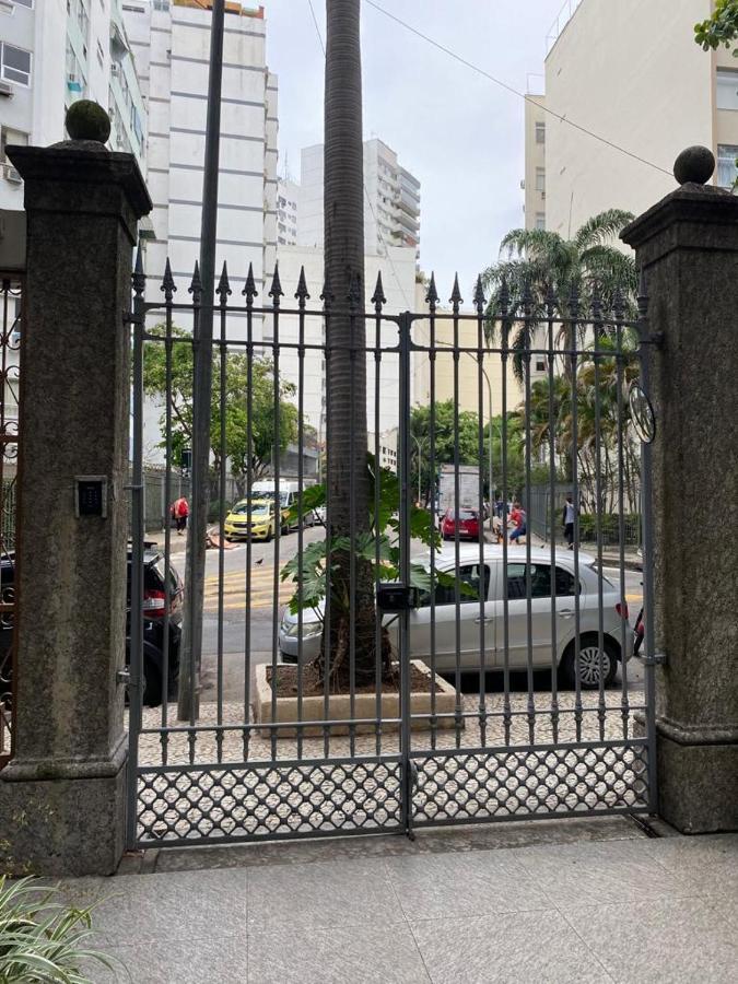 Apartemen Aconchegante & Charmoso
